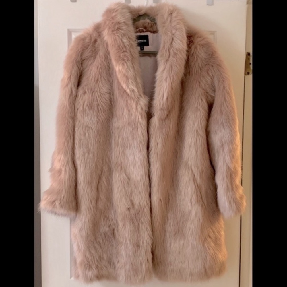 FIRM! Express Light Pink Faux Fur Coat Size Large